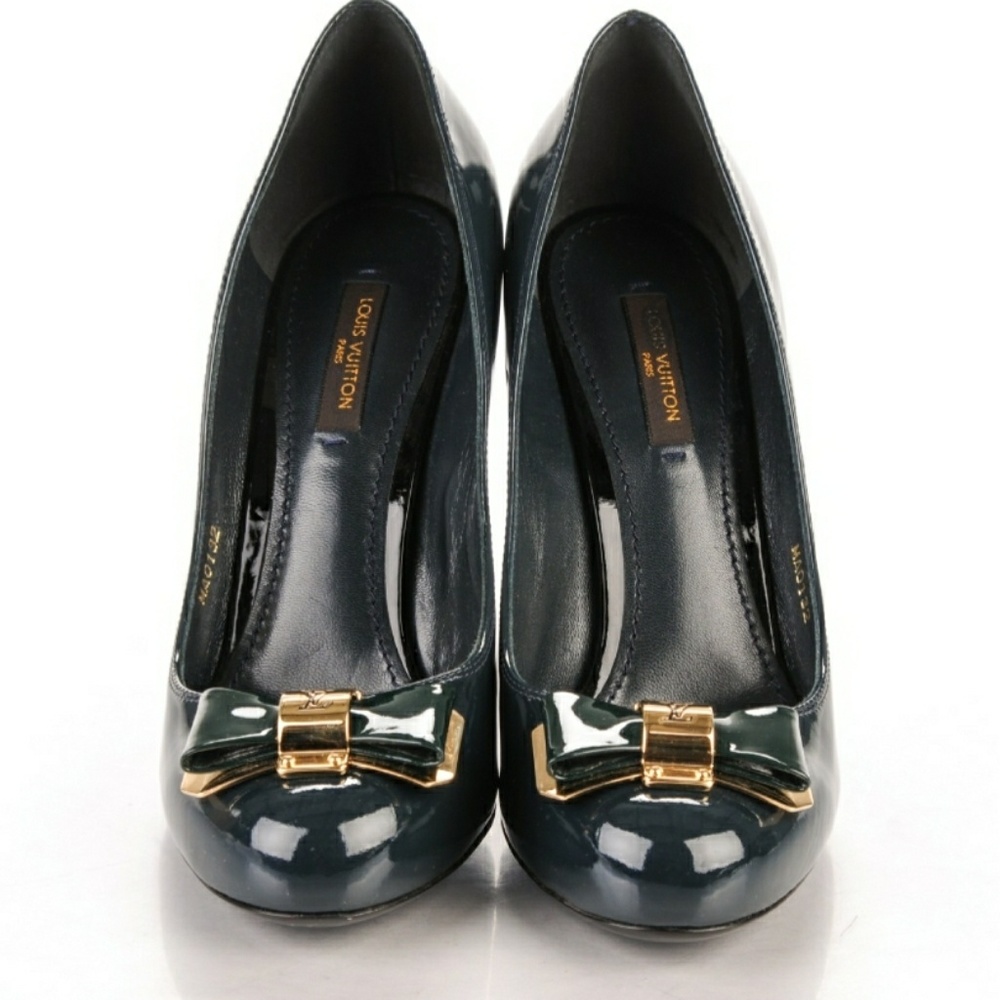 Shoe - Picture 2 of 7